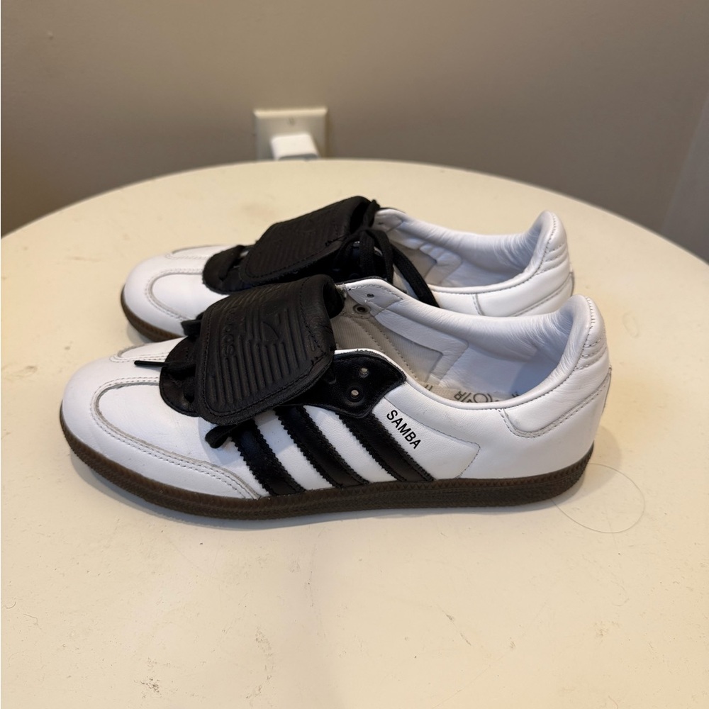 Adidas long tongue samba Black and White Sneakers